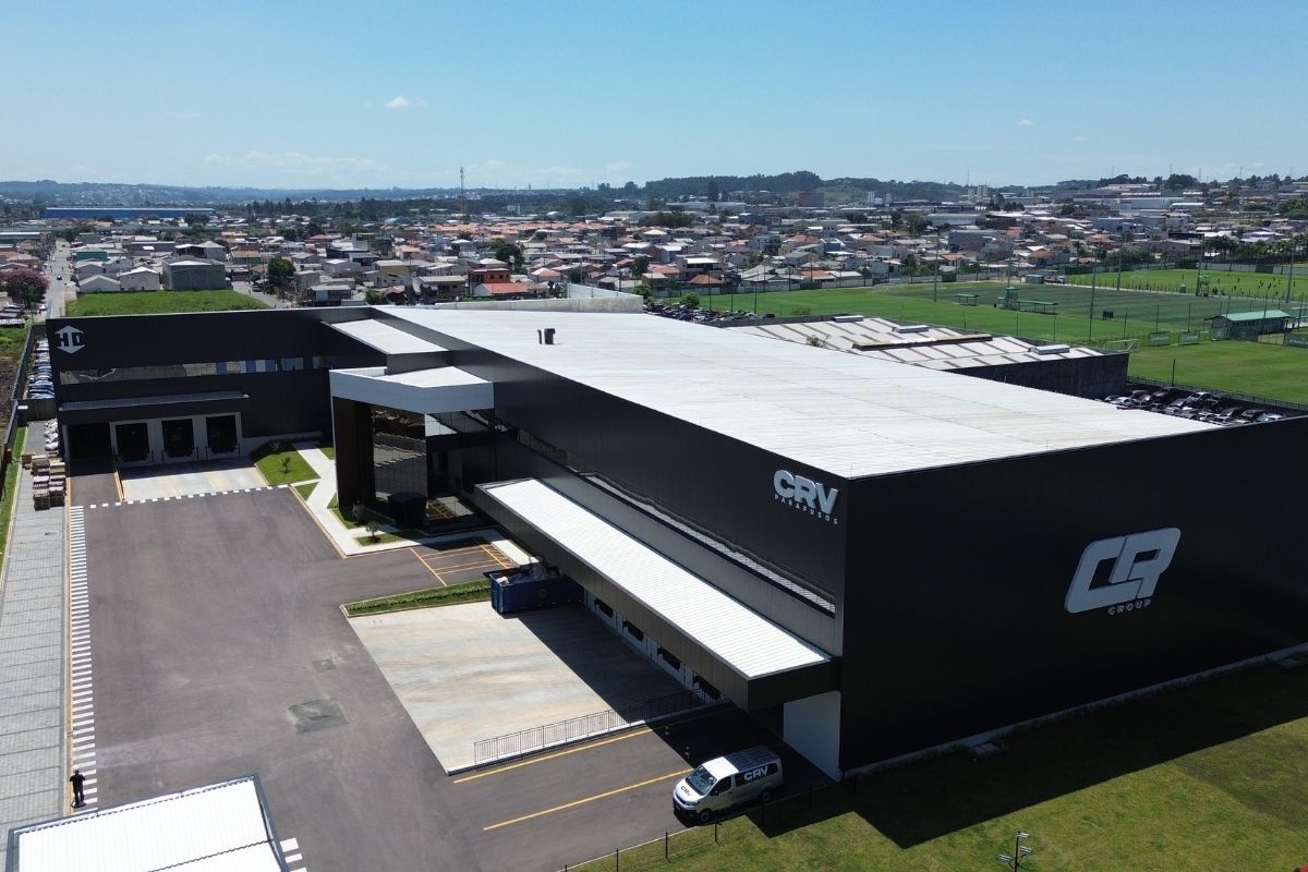 Vista aerea da sede da CRV Parafusos na regiao metropolitana de Curitiba